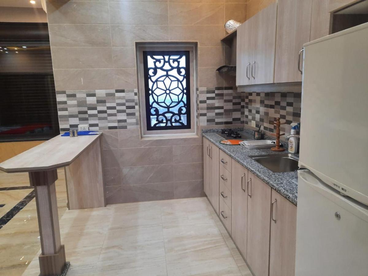 Lotus Housing For Furnished Apartments Джераш Екстер'єр фото
