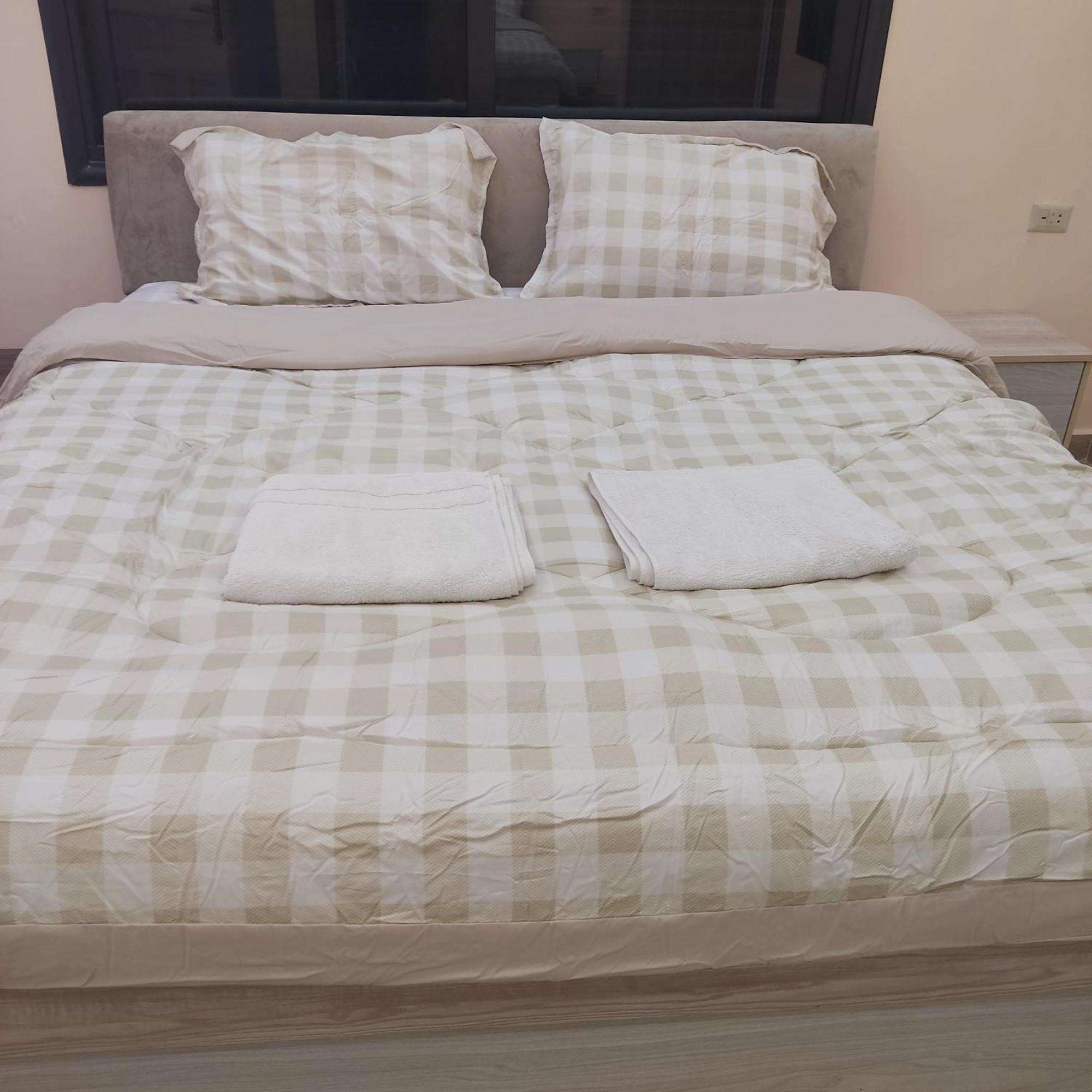 Lotus Housing For Furnished Apartments Джераш Екстер'єр фото