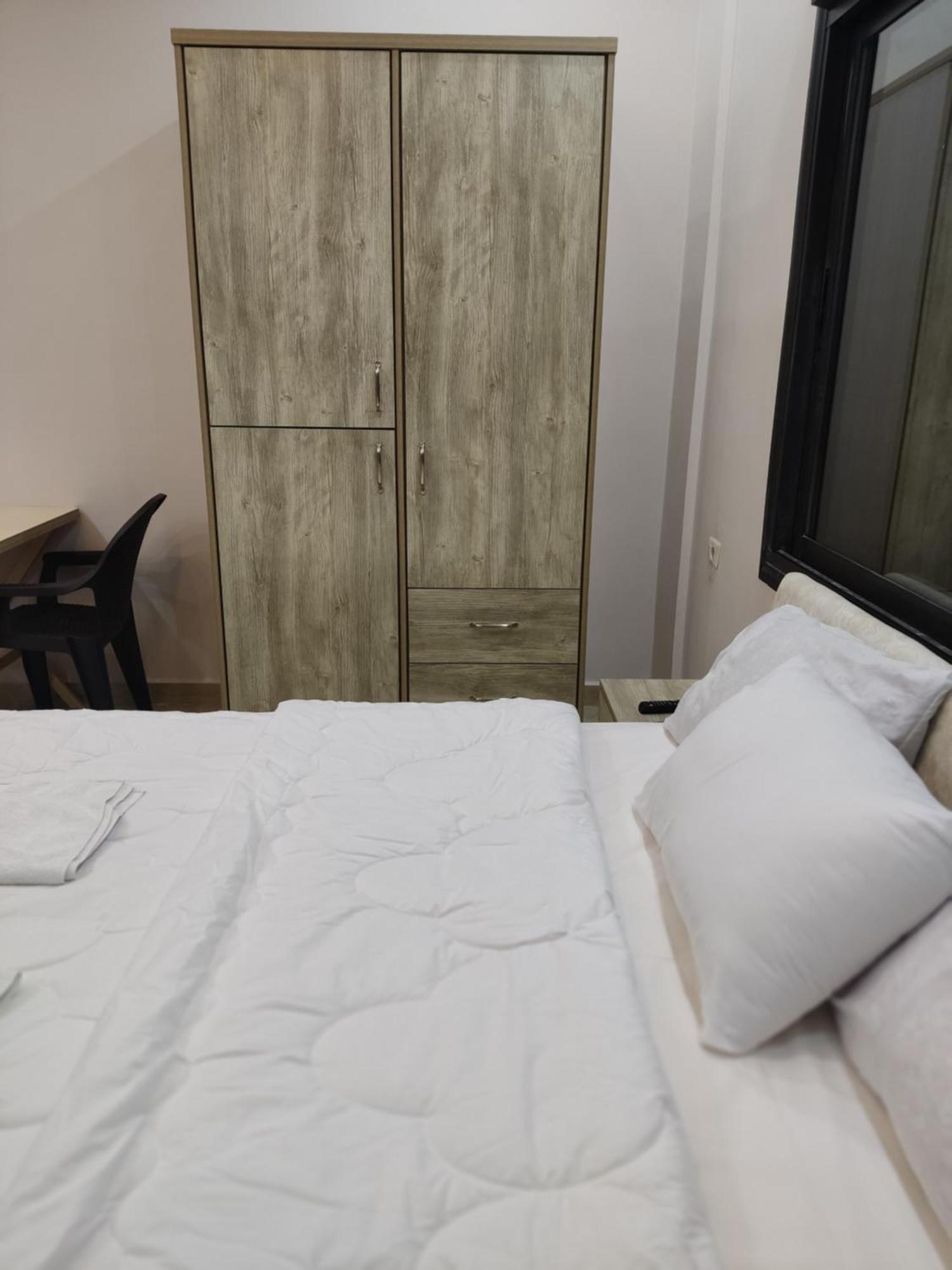 Lotus Housing For Furnished Apartments Джераш Номер фото