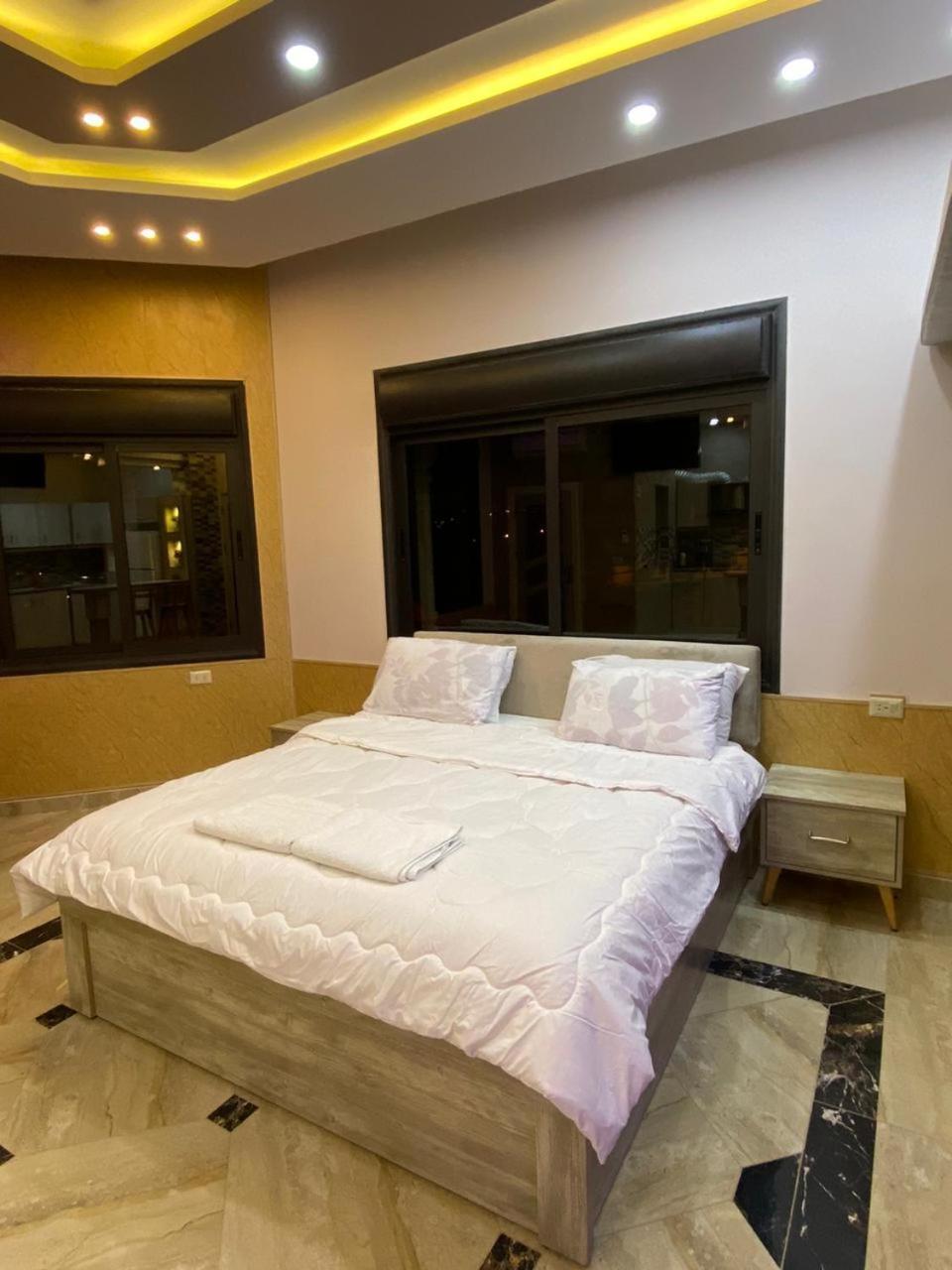 Lotus Housing For Furnished Apartments Джераш Номер фото