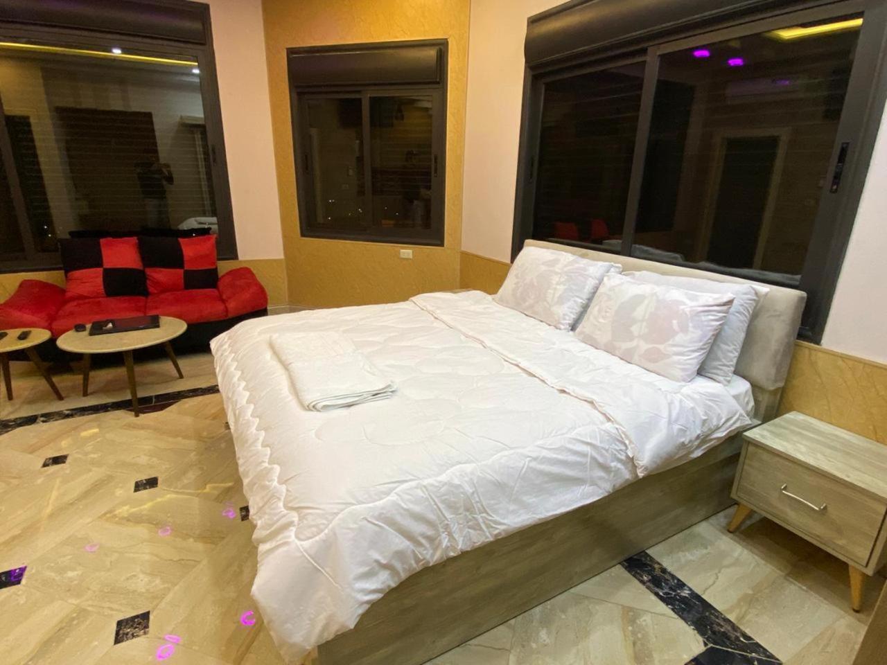 Lotus Housing For Furnished Apartments Джераш Номер фото
