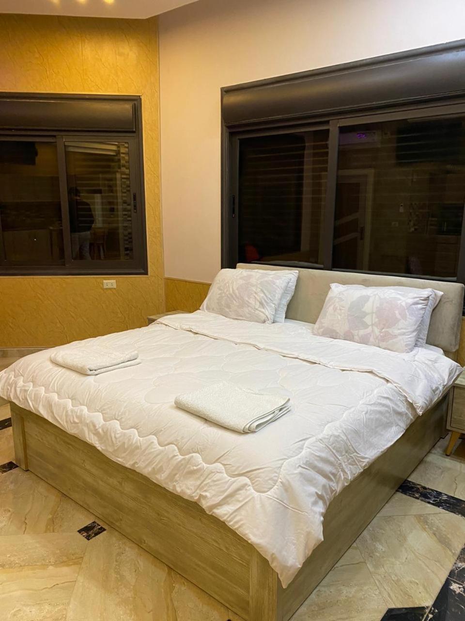 Lotus Housing For Furnished Apartments Джераш Номер фото