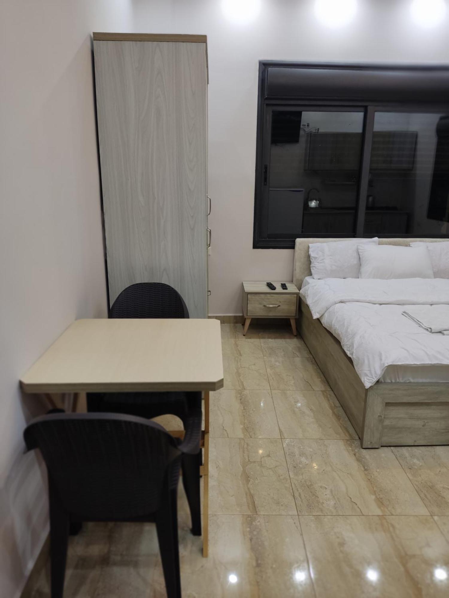 Lotus Housing For Furnished Apartments Джераш Номер фото